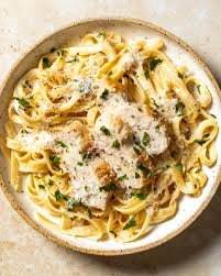 Chicken Alfredo pasta